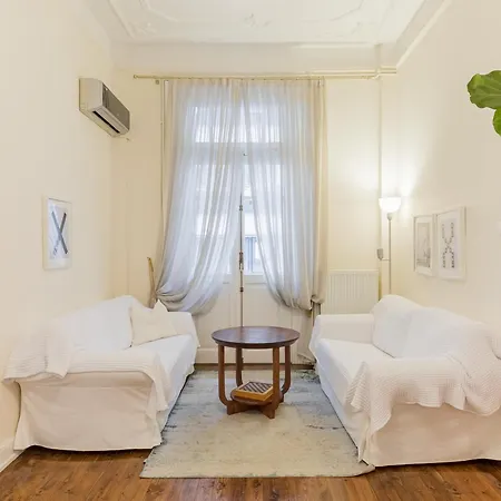 Magnolia By Halu! Elegant Apartment In The Center Thessaloníki