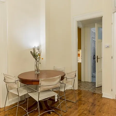 Magnolia By Halu! Elegant Apartment In The Center Thessaloníki